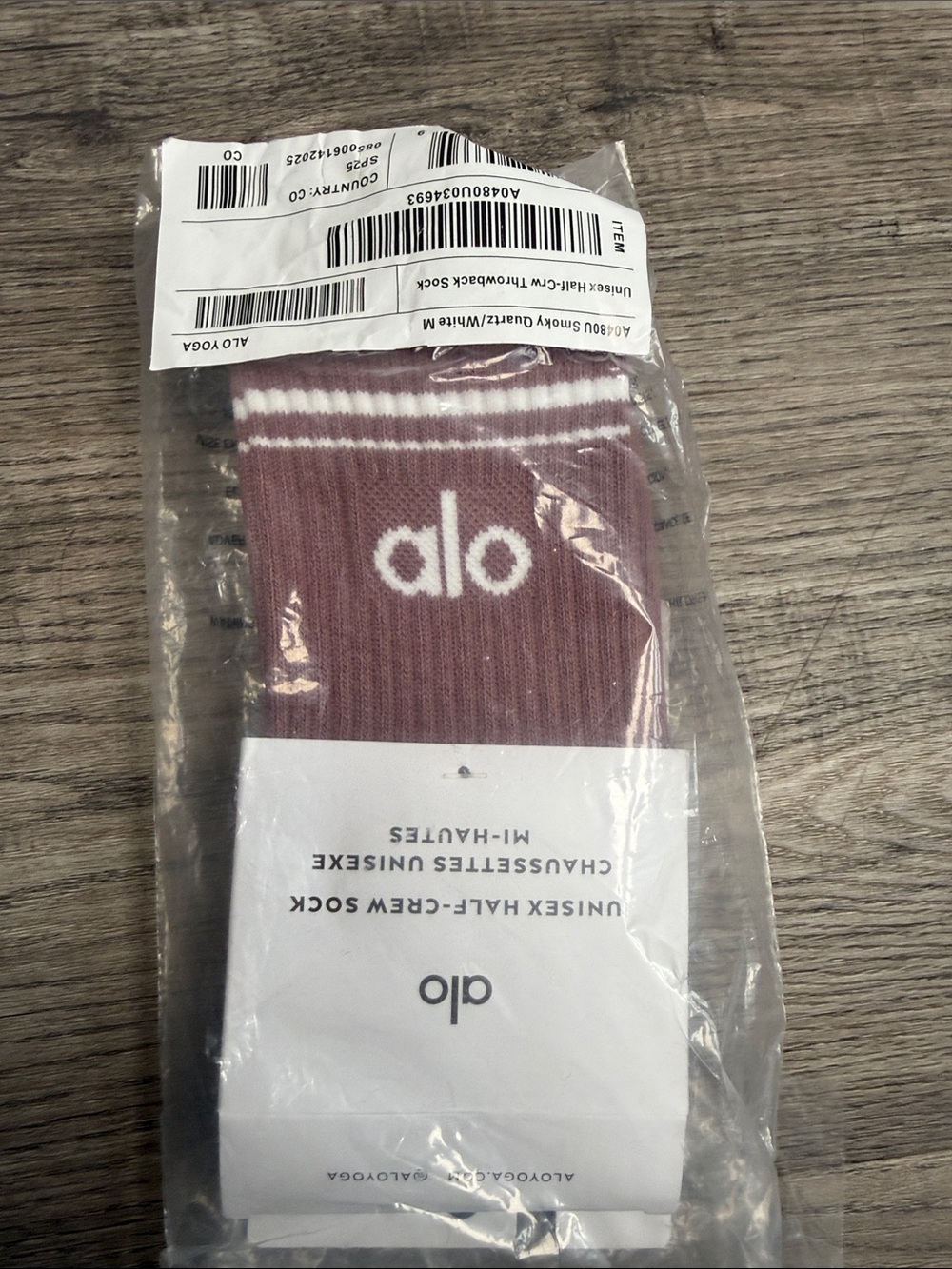 ALO Yoga Men's Crew Socks in Mauve with White Trim